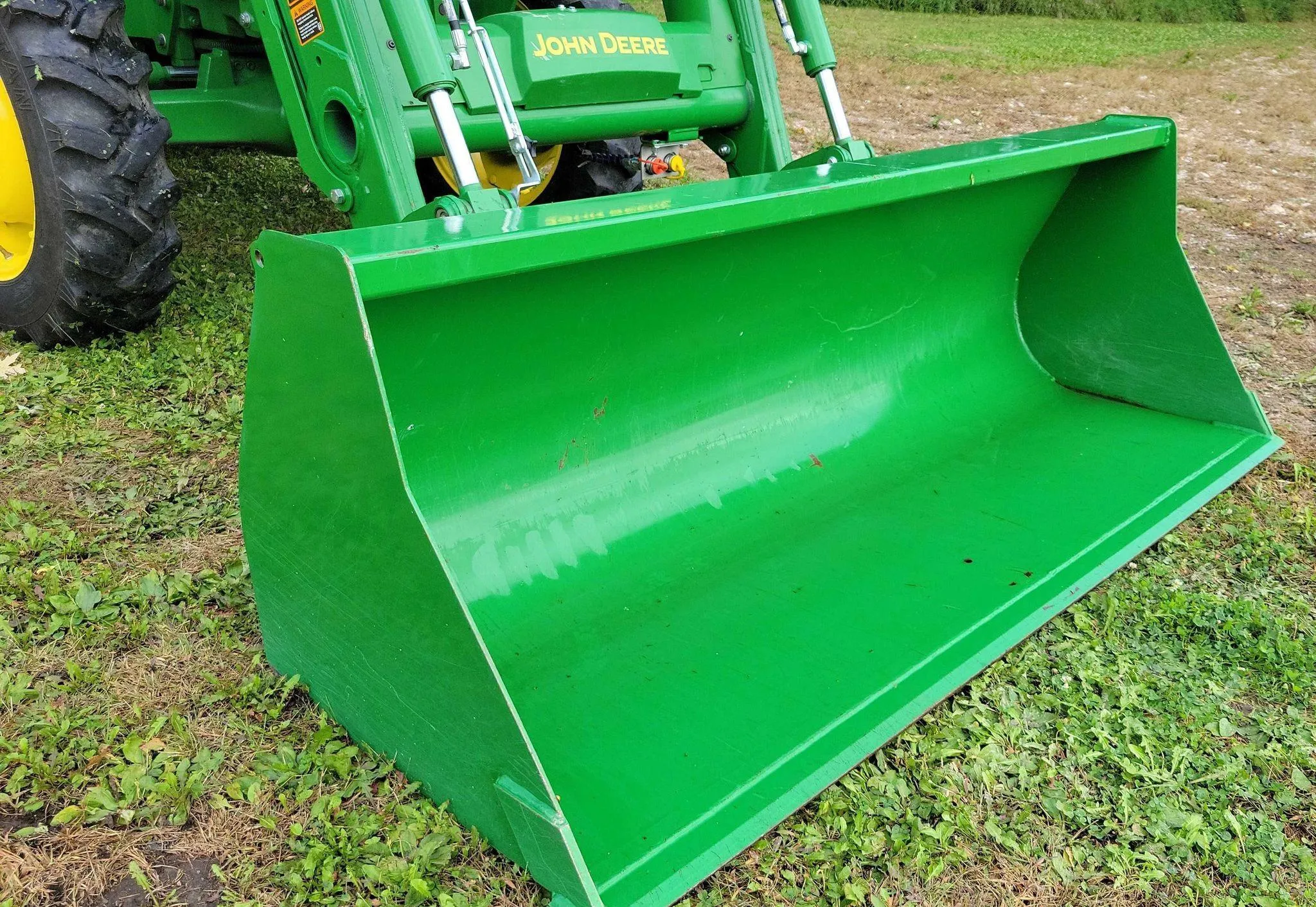 2015 John Deere 5075E MFWD