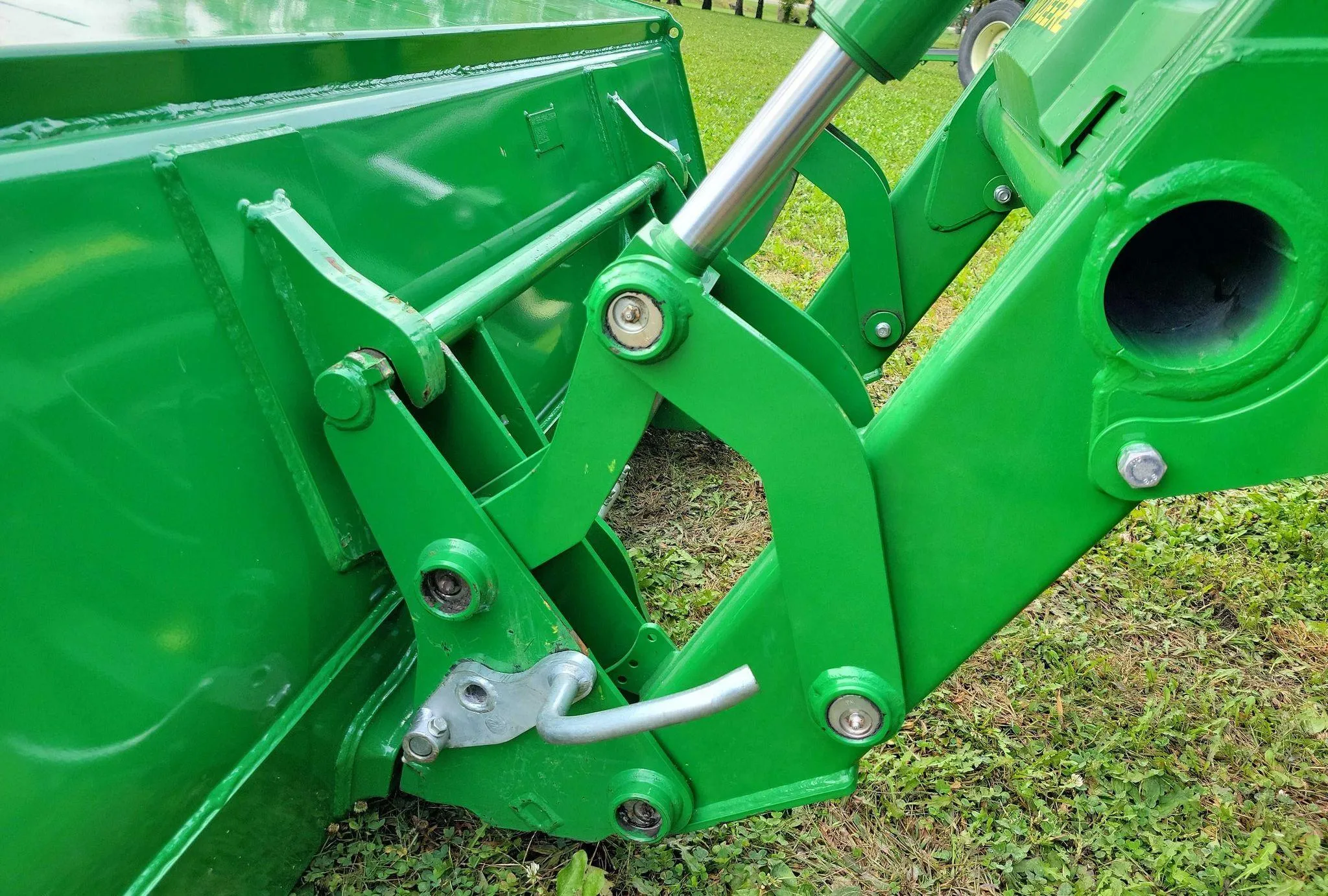 2015 John Deere 5075E MFWD