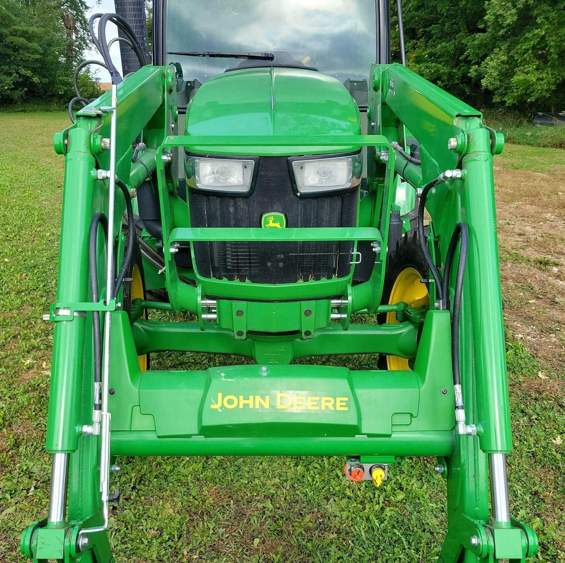 2015 John Deere 5075E MFWD