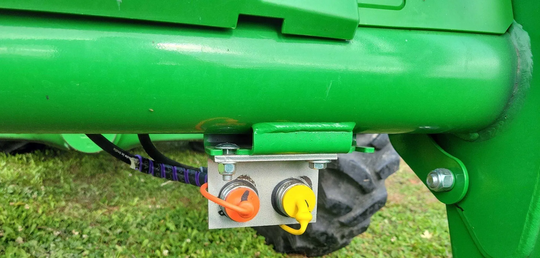 2015 John Deere 5075E MFWD