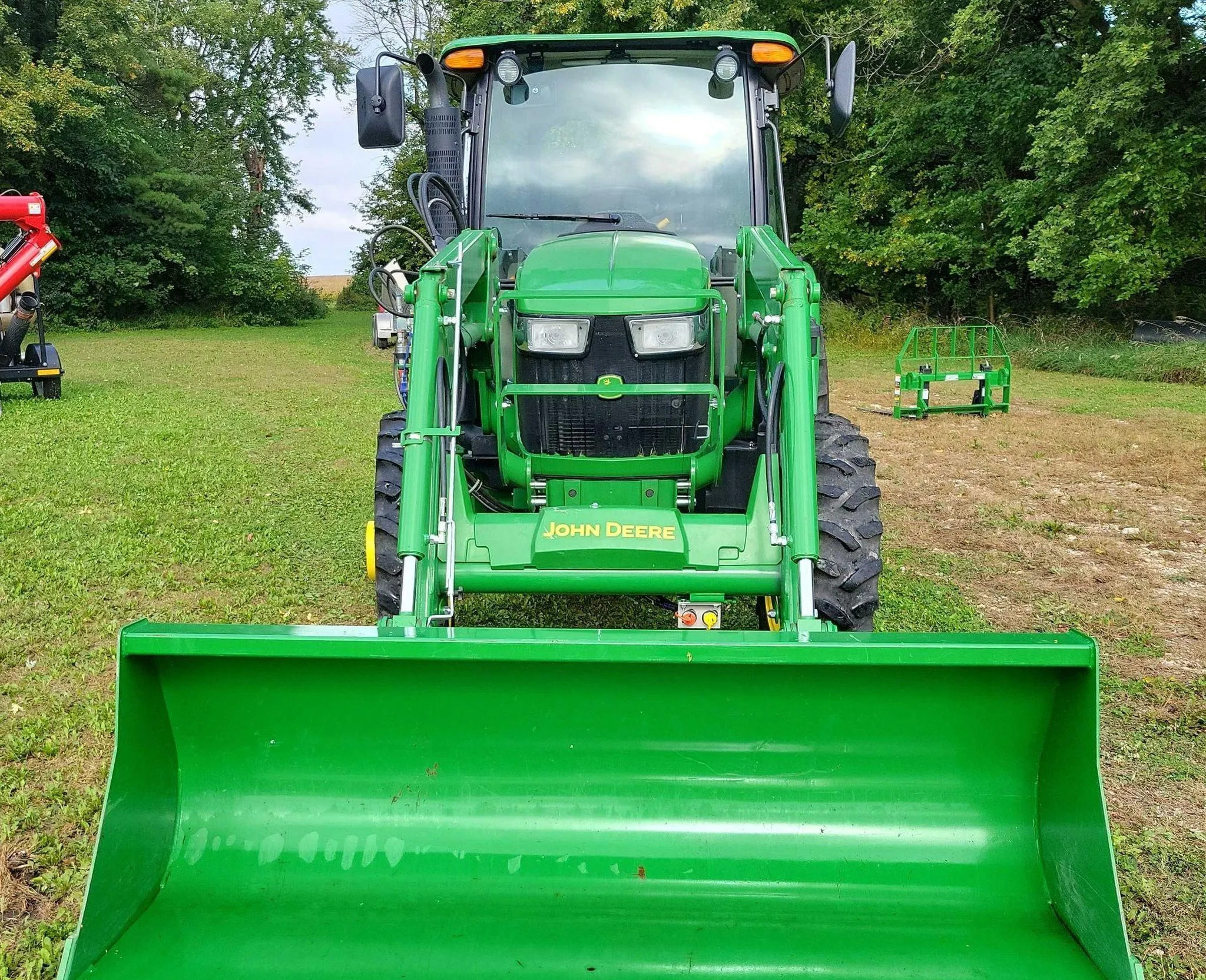 2015 John Deere 5075E MFWD