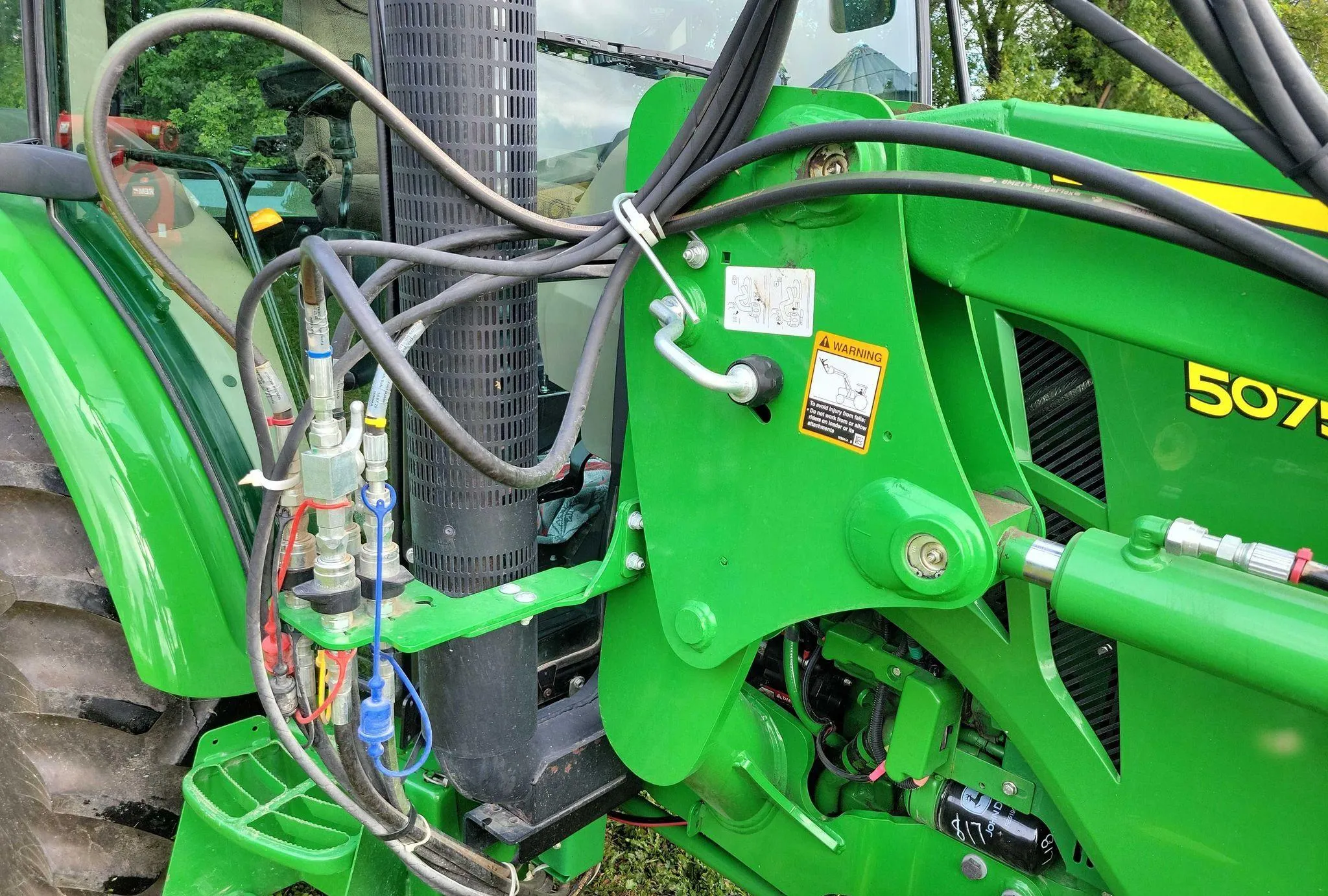 2015 John Deere 5075E MFWD