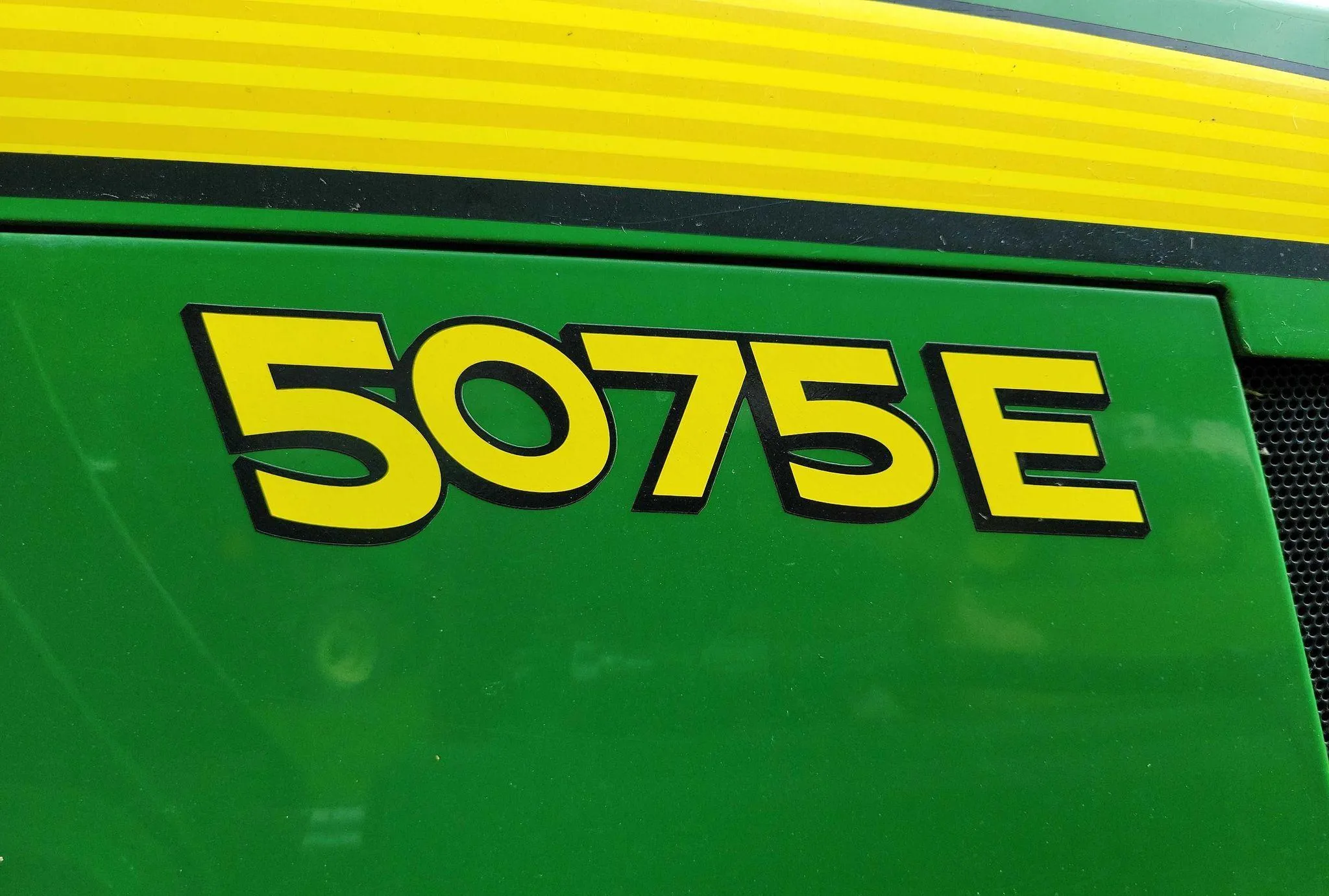 2015 John Deere 5075E MFWD