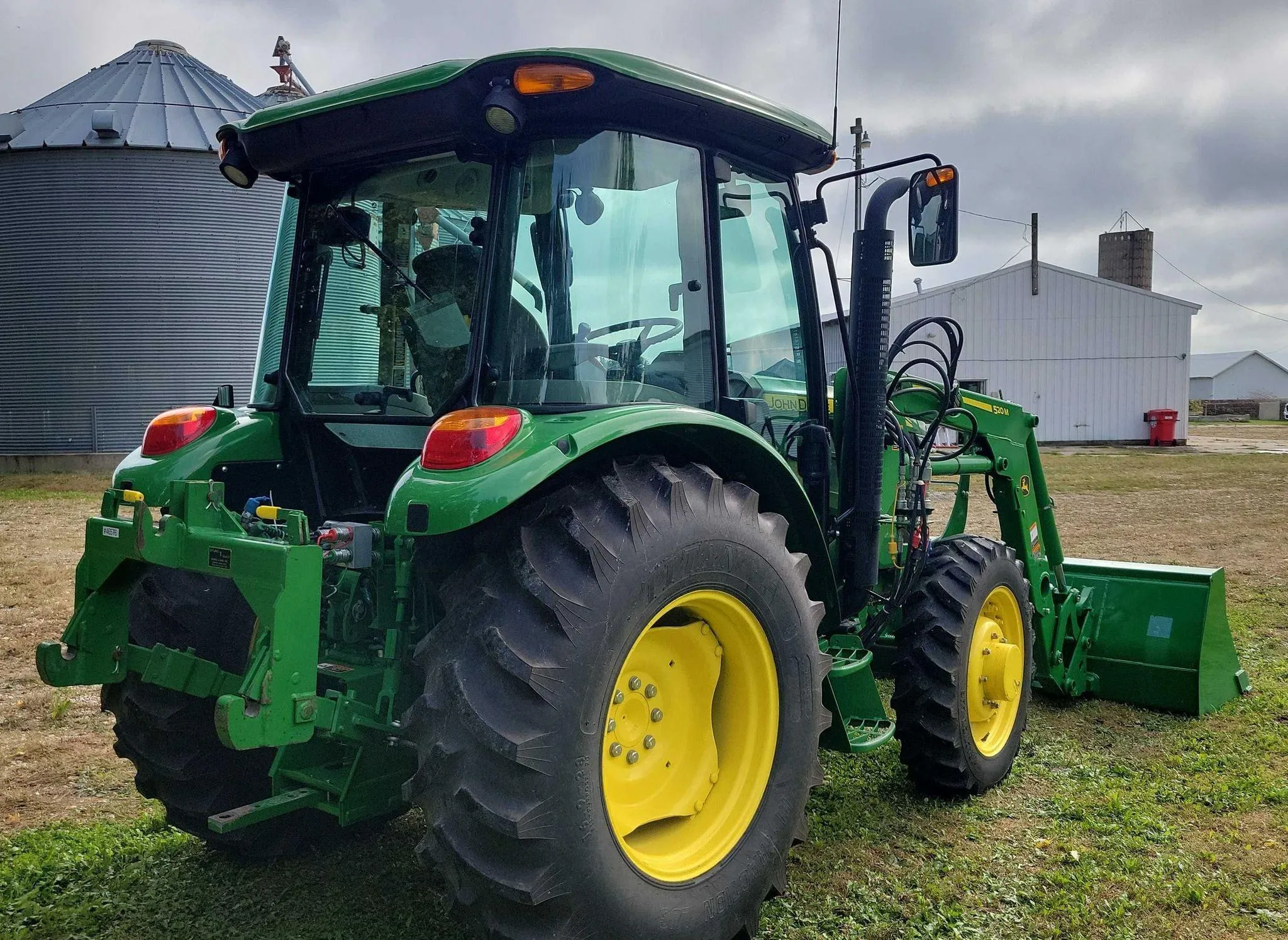 2015 John Deere 5075E MFWD