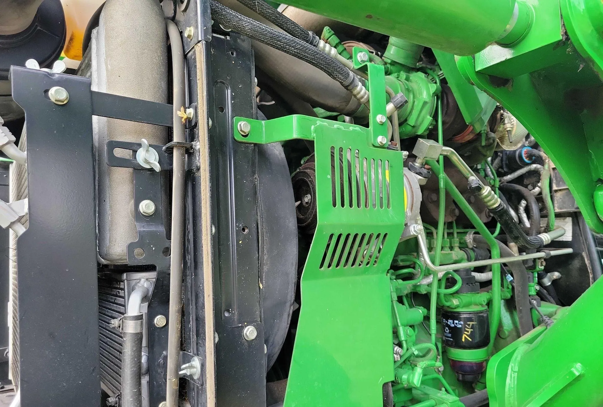 2015 John Deere 5075E MFWD
