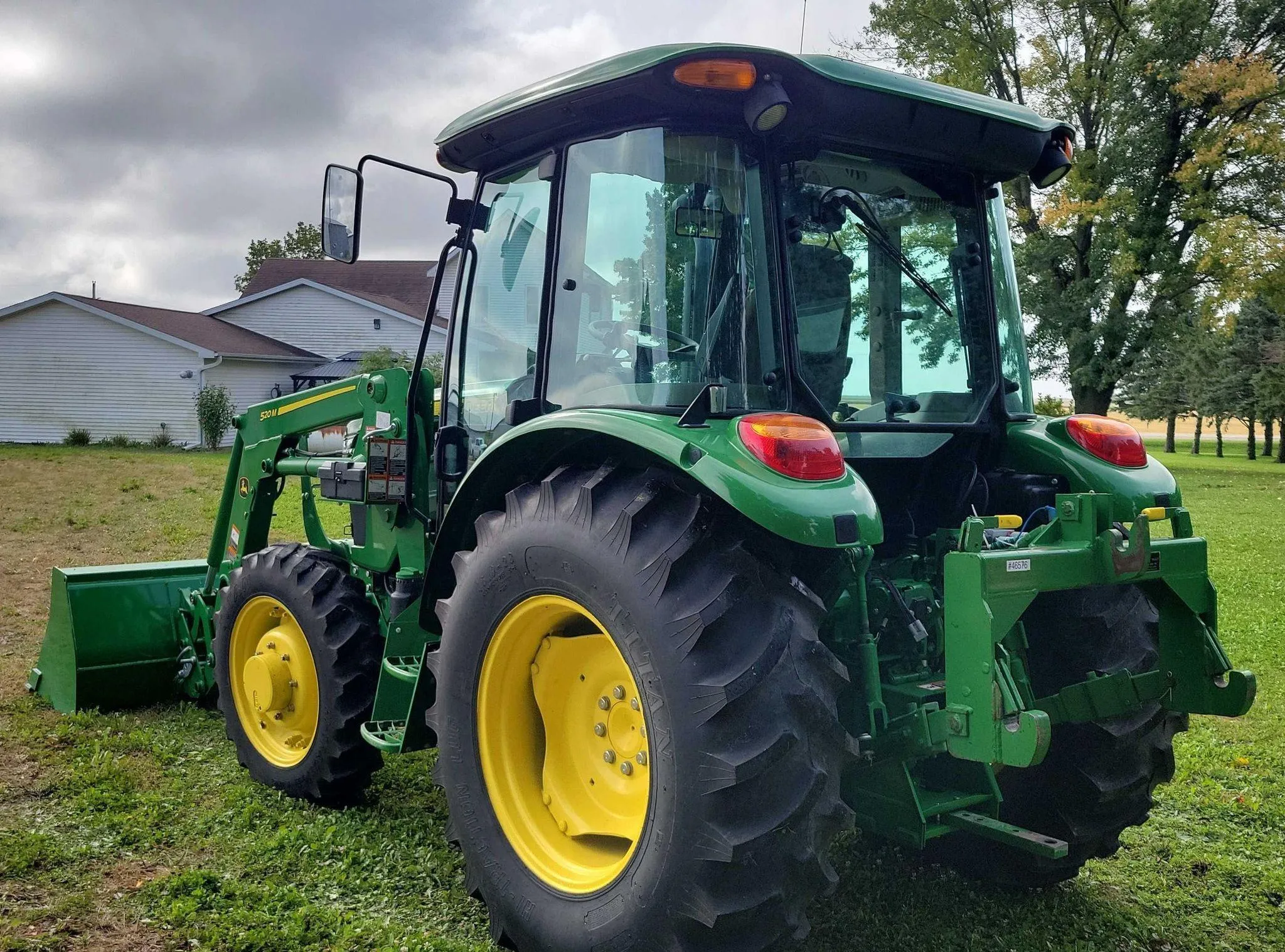 2015 John Deere 5075E MFWD