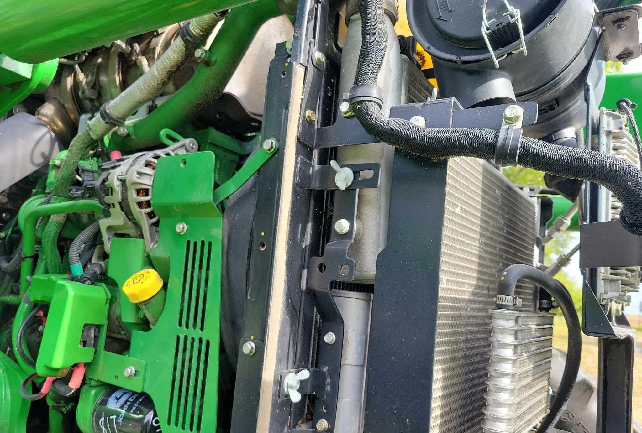 2015 John Deere 5075E MFWD