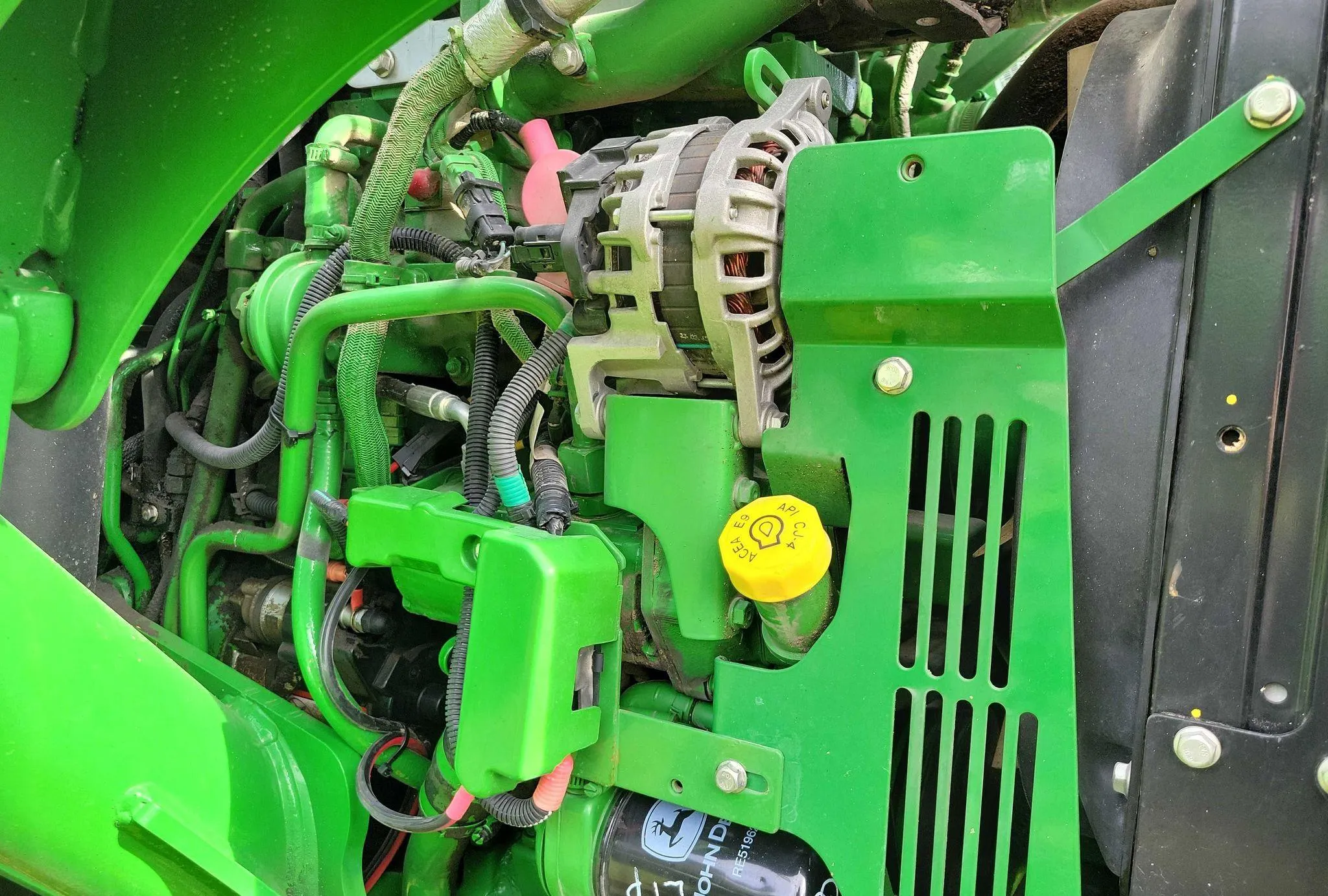 2015 John Deere 5075E MFWD
