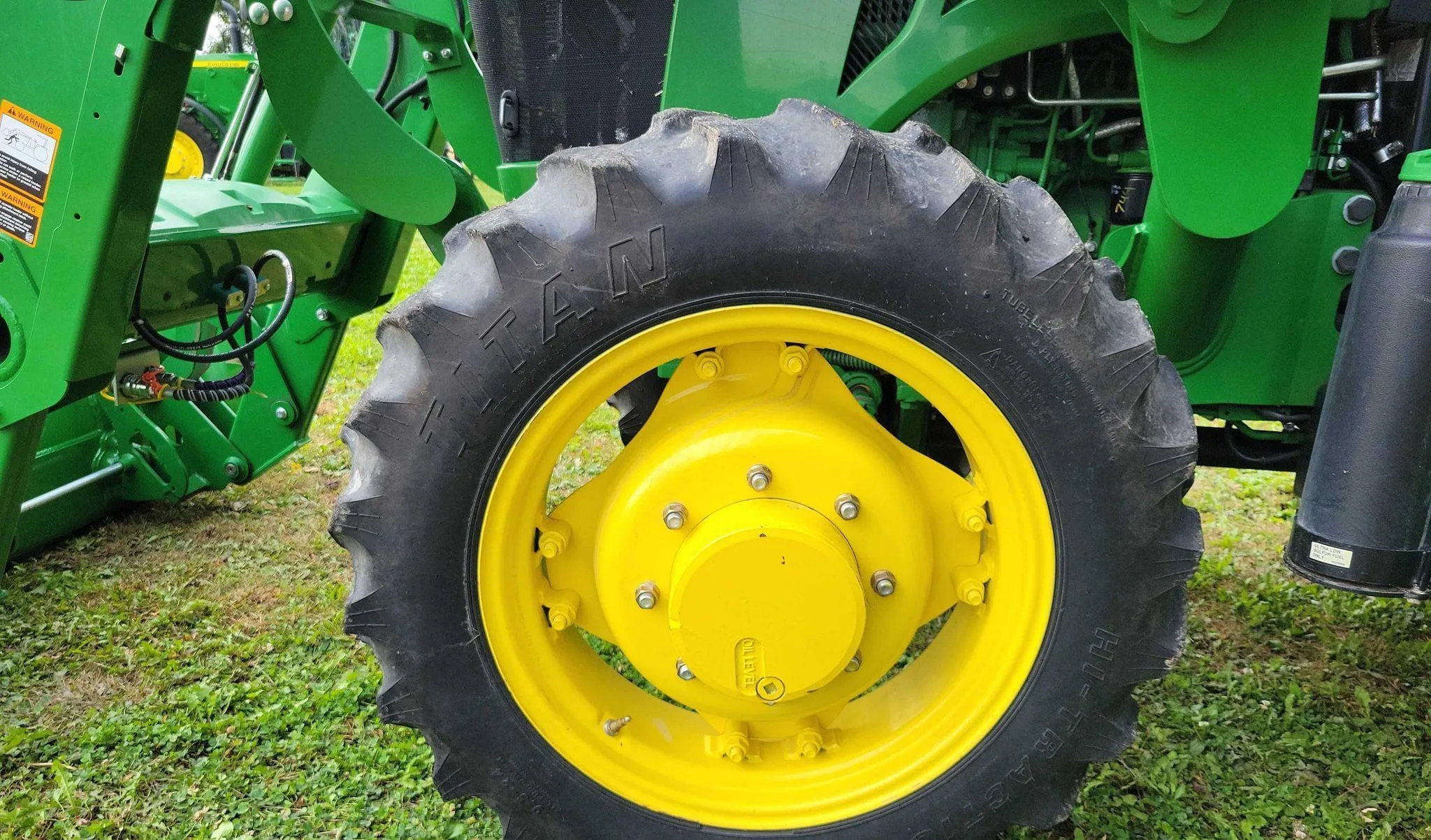2015 John Deere 5075E MFWD